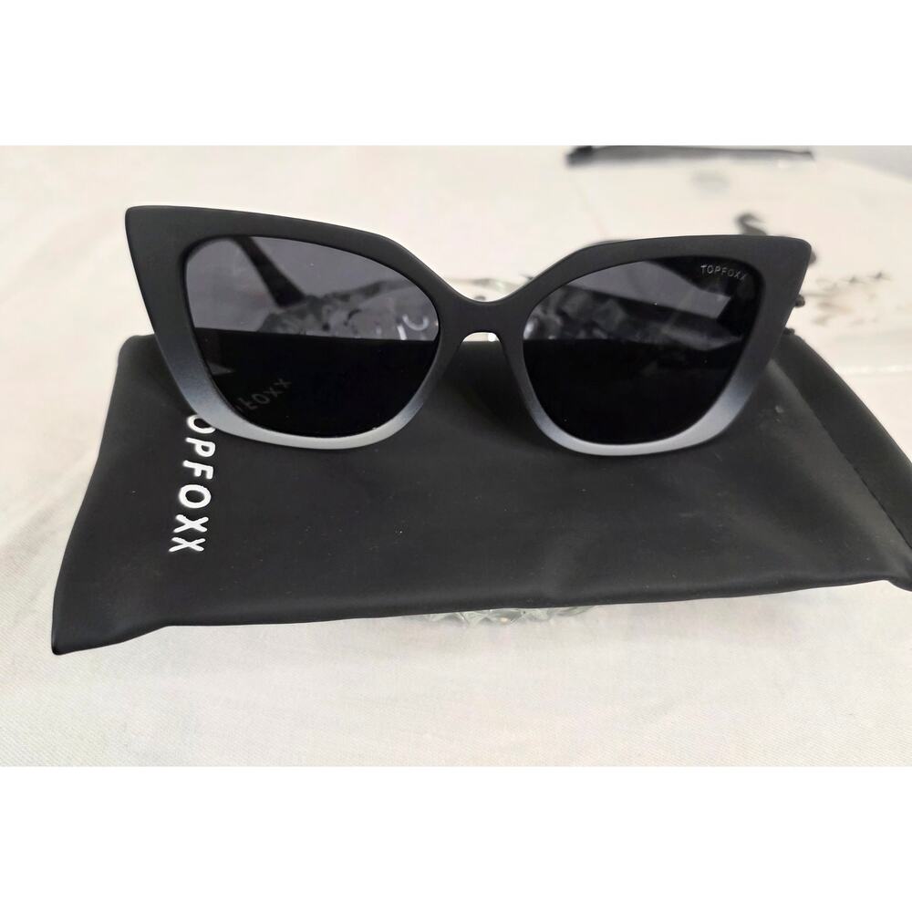 Top Foxx Women's Sunglasses SOPHIA Black Grey NWT in Original Case